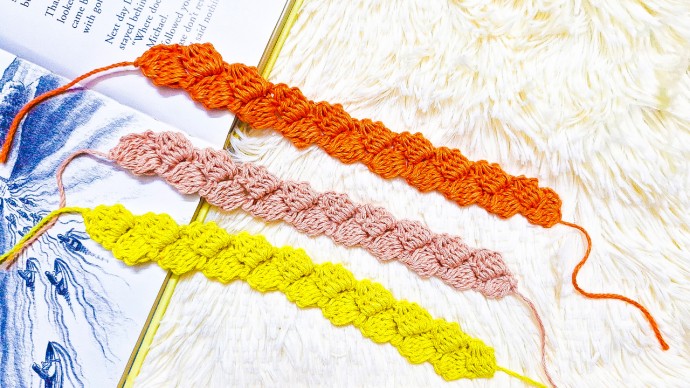 How To Crochet A Easy Cluster Bookmark in Just 10 Minutes